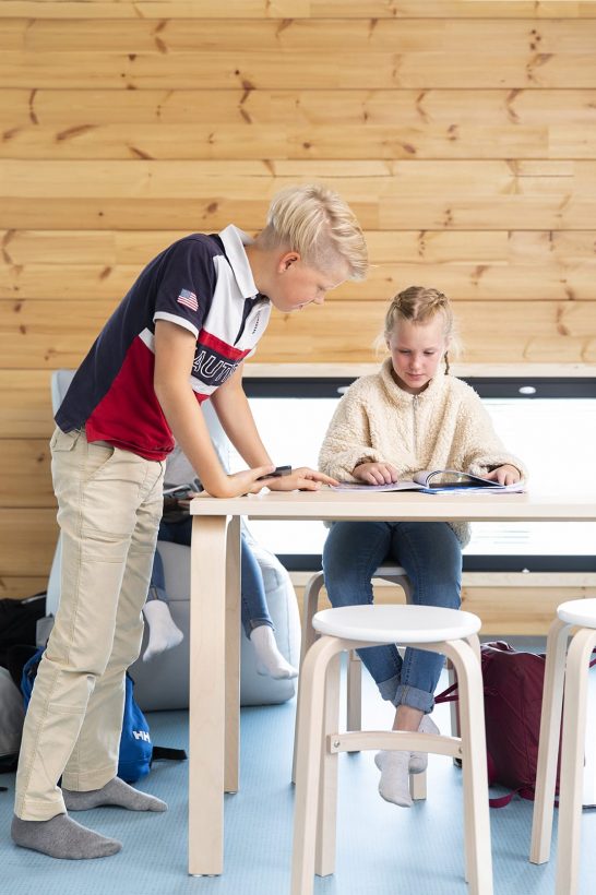 Hirsikoulu on rauhoittava ympäristö opiskeluun.