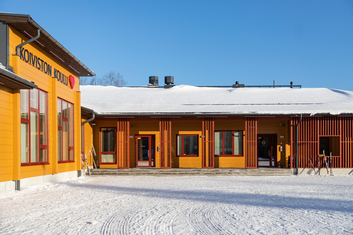Äänekoskelle nousi uusi kyläkoulu hirrestä