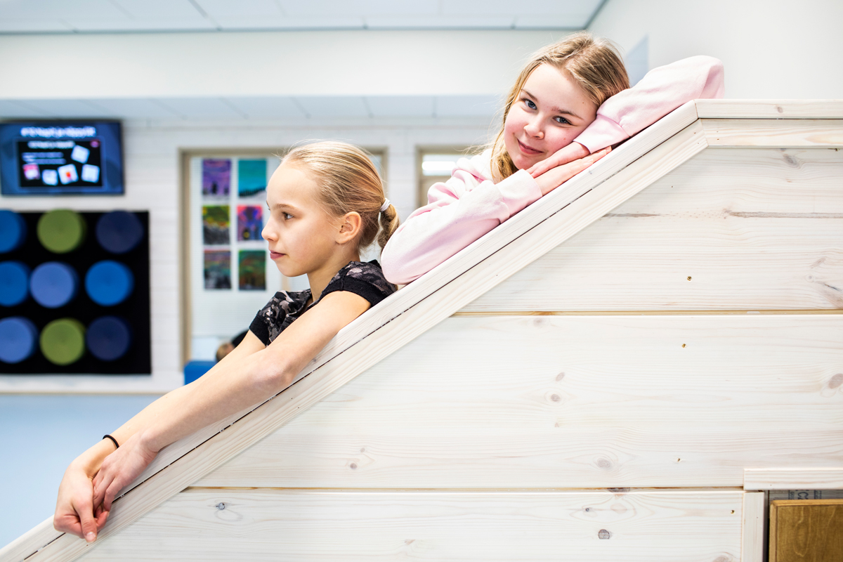 Äänekoskelle nousi uusi kyläkoulu hirrestä