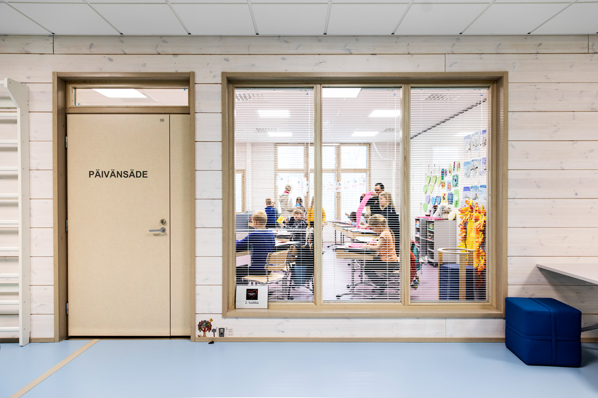 Äänekoskelle nousi uusi kyläkoulu hirrestä