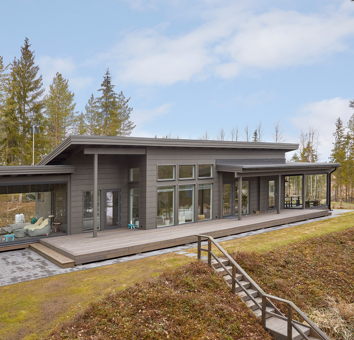 Tuhannen taalan tontilla - Saimaa - Honkarakenne hirsitalo