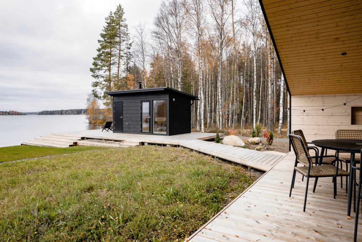 Honka Vista muuntui aktiivisen perheen hirsihuvilaksi – täällä viihtyvät Hanna, Johannes ja lapset - Villa Huuskonniemi